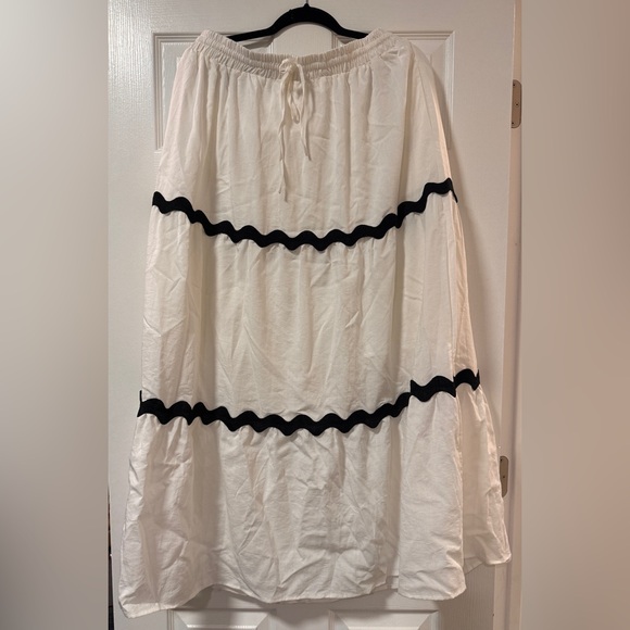 BTFBM 2 piece sleeveless crop top and maxi skirt with pockets - Picture 5 of 7